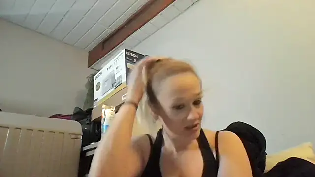 Princess42086 online show from 04/12/26, 08:34