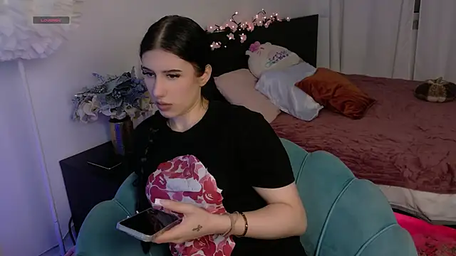 Snapshot of HazelHayesss chatting on 06/04/26, 04:22 HazelHayesss online show from 06/04/26, 04:22