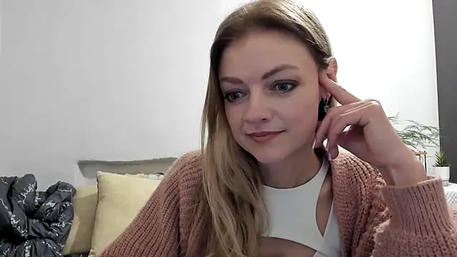 Snapshot of Severina7 chatting on 04/22/26, 08:04 Severina7 online show from 04/22/26, 08:04