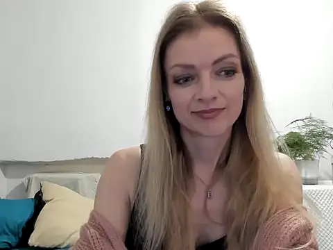 Snapshot of Severina7 chatting on 06/09/26, 08:32 Severina7 online show from 06/09/26, 08:32