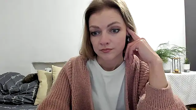 Snapshot of Severina7 chatting on 04/23/26, 08:10 Severina7 online show from 04/23/26, 08:10