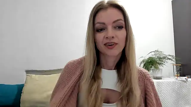 Snapshot of Severina7 chatting on 06/15/26, 06:29 Severina7 online show from 06/15/26, 06:29