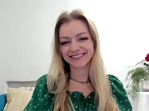 Snapshot of Severina7 chatting on 05/28/26, 07:20 Severina7 online show from 05/28/26, 07:20