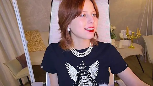 VivienneHebert online show from 05/19/26, 01:56