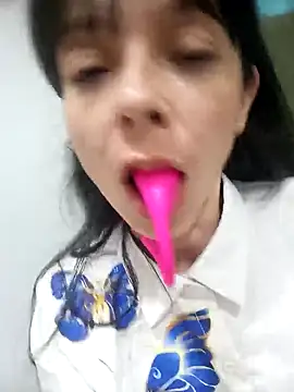 Snapshot of dulce_loba chatting on 04/22/26, 03:19 dulce loba online show from 04/22/26, 03:19