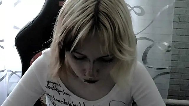 Vi Nika online show from 04/18/26, 01:02