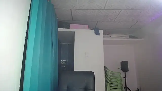 Snapshot of daira2006 chatting on 04/14/26, 04:28 daira2006 online show from 04/14/26, 04:28