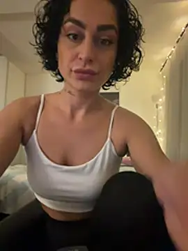 CurlyRouge online show from 05/08/26, 10:24