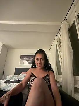 CurlyRouge online show from 06/02/26, 10:21