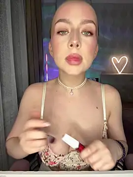 AlisaPearl online show from 05/25/26, 05:44