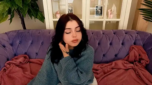 SinfulKittenn online show from 04/22/26, 05:03