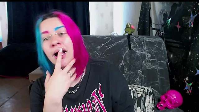 Neon Baddie online show from 04/19/26, 09:54