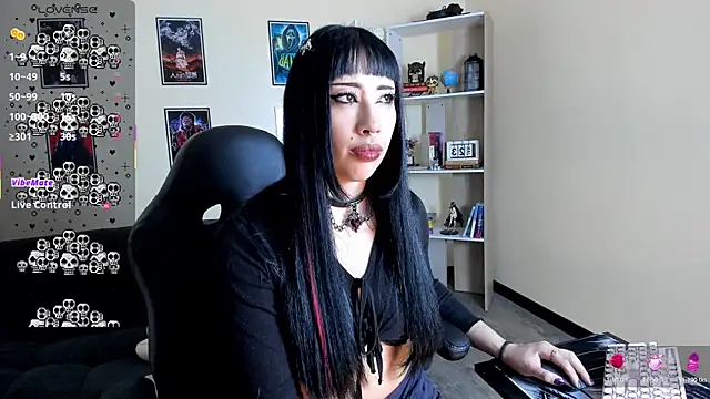 Ravenelle  online show from 04/18/26, 10:43