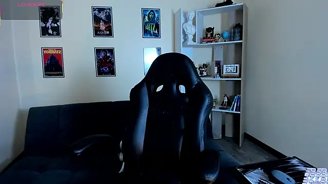 Ravenelle  online show from 05/01/26, 10:59