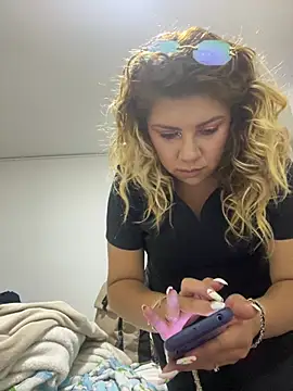 viictoria moncada online show from 07/03/26, 01:56