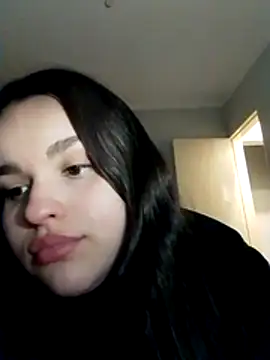 estrell4 online show from 04/24/26, 12:23