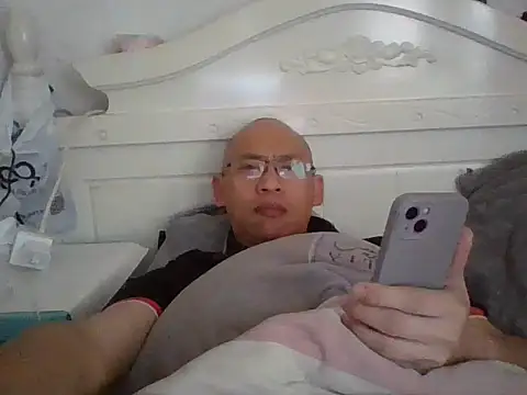 Snapshot of benly118 chatting on 04/14/26, 12:59 benly118 online show from 04/14/26, 12:59