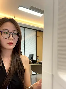 Snapshot of Taosi11 chatting on 06/18/26, 08:35 Taosi11 online show from 06/18/26, 08:35