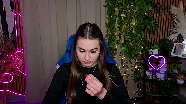 NicolePerkins online show from 04/13/26, 05:28