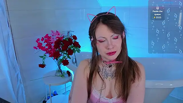 EricaMoonn online show from 04/13/26, 10:08