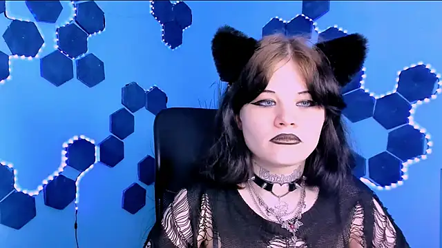 nikki kiss  online show from 05/08/26, 08:40
