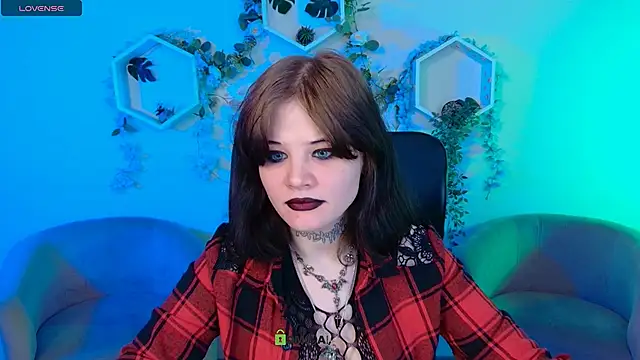 nikki kiss  online show from 06/22/26, 08:22