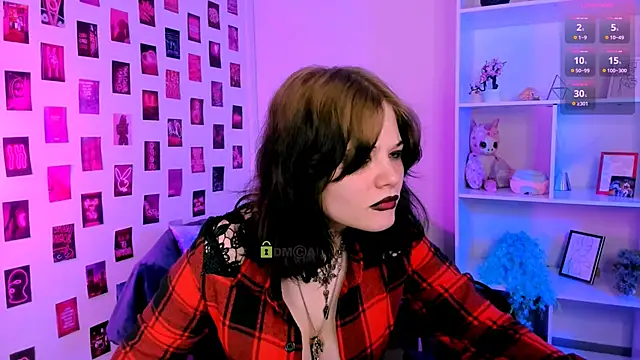 nikki kiss  online show from 06/28/26, 08:42