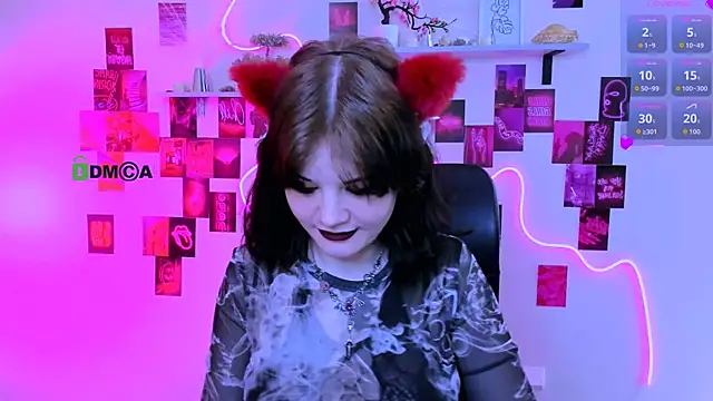 nikki kiss  online show from 05/13/26, 09:05