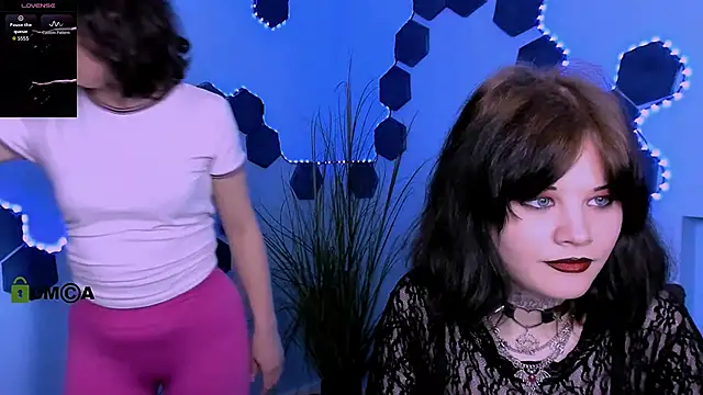 nikki kiss  online show from 05/04/26, 10:18