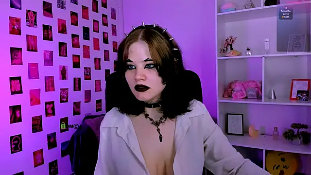 nikki kiss  online show from 07/24/26, 08:43