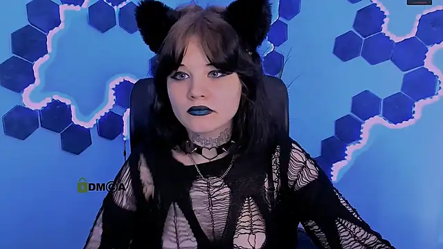 nikki kiss  online show from 05/10/26, 09:02