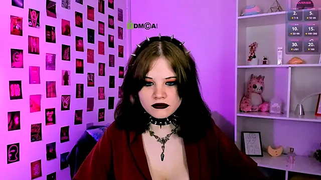 nikki kiss  online show from 07/30/26, 08:57