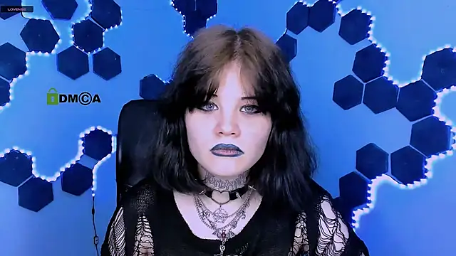 nikki kiss  online show from 05/07/26, 08:50