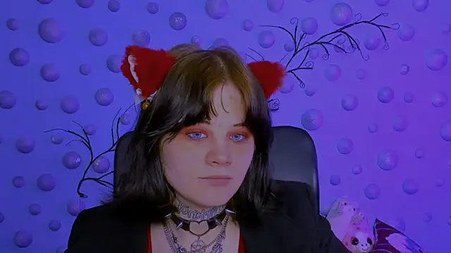nikki kiss  online show from 04/29/26, 08:51