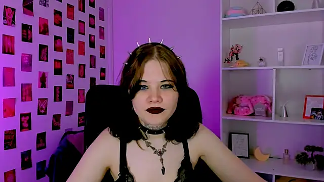 nikki kiss  online show from 07/23/26, 08:44