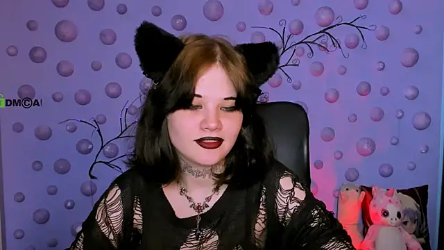 nikki kiss  online show from 05/28/26, 08:44