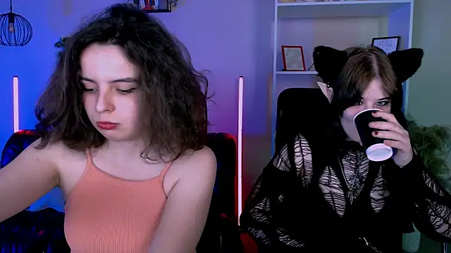nikki kiss  online show from 06/01/26, 08:25
