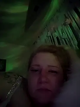 Snapshot of jilljizzle1990 chatting on 04/14/26, 06:40 jilljizzle1990 online show from 04/14/26, 06:40