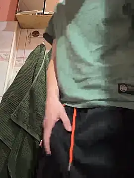 eryk83638 online show from 04/13/26, 04:11