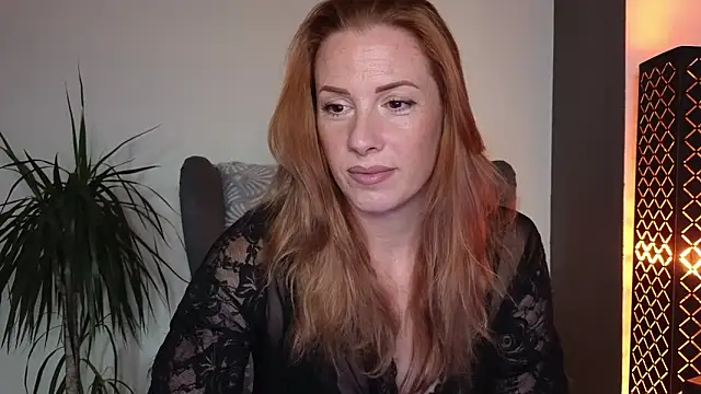 Snapshot of Sharon_Red chatting on 10/04/25, 03:46 Sharon Red online show from 10/04/25, 03:46