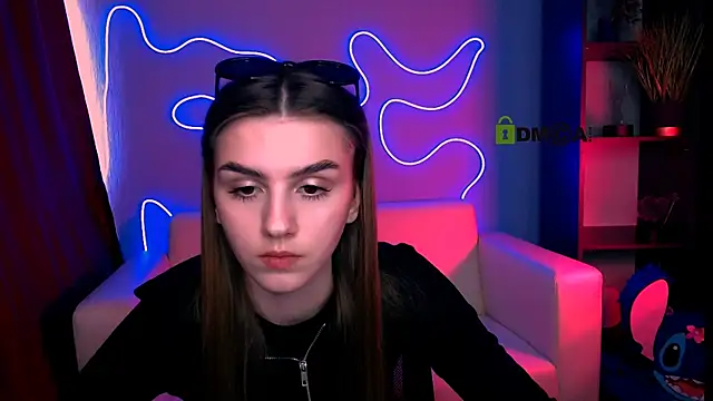 emma hazell online show from 04/27/26, 02:04