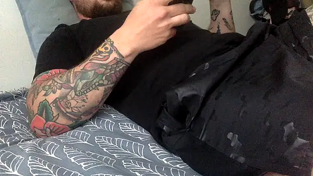 Snapshot of rollcharlie chatting on 04/13/26, 03:27 rollcharlie online show from 04/13/26, 03:27