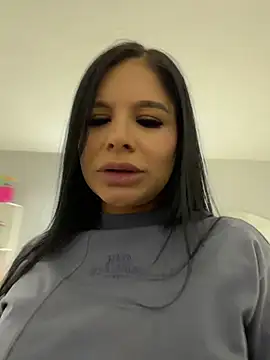 Snapshot of Elara_Luxe chatting on 05/31/26, 08:09 Elara Luxe online show from 05/31/26, 08:09