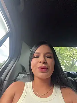 Snapshot of Elara_Luxe chatting on 07/12/26, 09:37 Elara Luxe online show from 07/12/26, 09:37