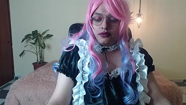 luna snow  online show from 04/14/26, 02:55