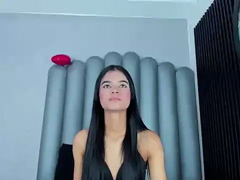 luna-bella  online show from 04/25/26, 03:09