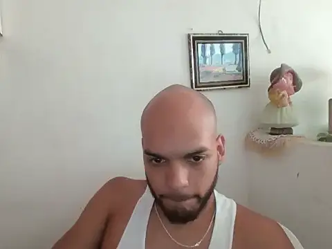 Snapshot of Eduarstrock chatting on 04/13/26, 04:22 Eduarstrock online show from 04/13/26, 04:22