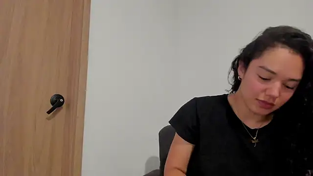 MiaRouseex online show from 05/27/26, 09:44