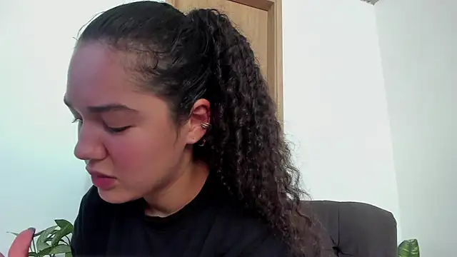 MiaRouseex online show from 05/07/26, 06:22