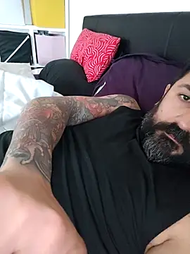 Snapshot of malese983 chatting on 04/14/26, 08:08 malese983 online show from 04/14/26, 08:08